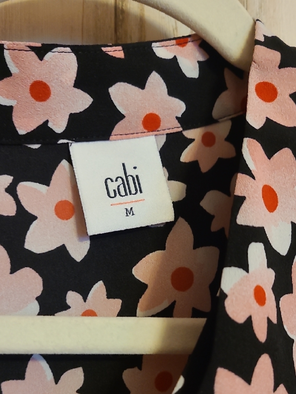 CABI Black Floral-Print V-Neck Short Sleeve Blouse - Pink Daisy Pattern - Picture 2 of 6